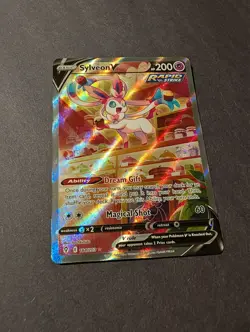2021 Pokemon SWSH Evolving Skies Full Art Sylveon V Alt Art Card #184/203 - Image 1