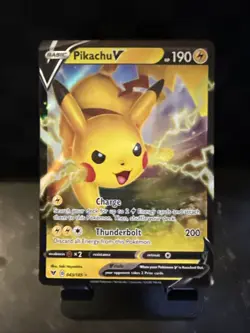 Pokemon TCG Pikachu V Vivid Voltage 043/185 Holo Ultra Rare NM - Image 1