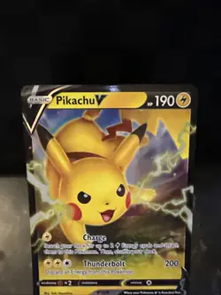 Pokemon TCG Pikachu V Vivid Voltage 043/185 Holo Ultra Rare NM - Image 2
