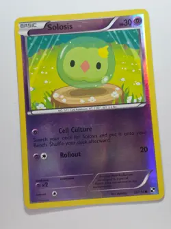 SOLOSIS 55/114 COMMON BLACK & WHITE REVERSE HOLO LP POKEMON - Image 1
