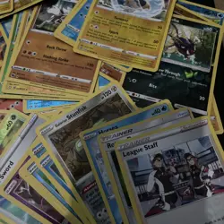 Pokemon 100 Cards Bundle Jablot 10 HOLO / REVERSE / RARE Guaranteed! - Image 2