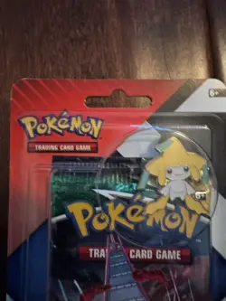 Pokemon 2-Pack Pin Blister: Evolving Skies, Chilling Reign + Jirachi Pin (1x) - Image 4