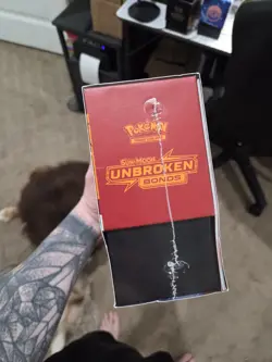 Pokemon Sun & Moon Unbroken Bonds Elite Trainer Box Factory Sealed - Image 4