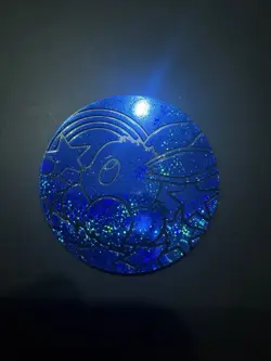 Eevee Jumbo Coin Dark Blue Prismatic Evolutions - Pokemon Cards TGC - Image 1