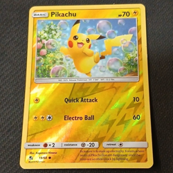The Pokemon Company Pokemon TCG Pikachu 19/68 Hidden Fates Reverse Holo EN HP 70 - Image 1