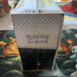Pokemon TCG Scarlet & Violet: Prismatic Evolutions Elite Trainer Box, English - Image 3
