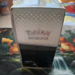 Pokemon TCG Scarlet & Violet: Prismatic Evolutions Elite Trainer Box, English - Image 4