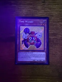 Time Wizard (Chibi) MZMU-EN060 Yugioh Maze of Muertos LP - Image 1