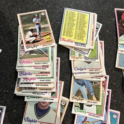 1978 Topps Baseball Card Lot (135 Total Cards) No Dupes/All-Stars/RCs Mostly EX - Image 4
