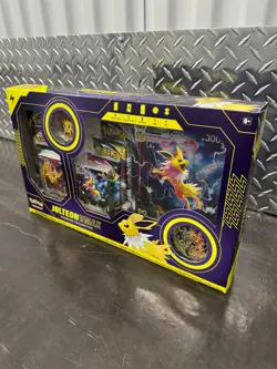 JOLTEON VMAX Premium Collection Box Pokemon TCG Sealed Investment MINT - Image 1