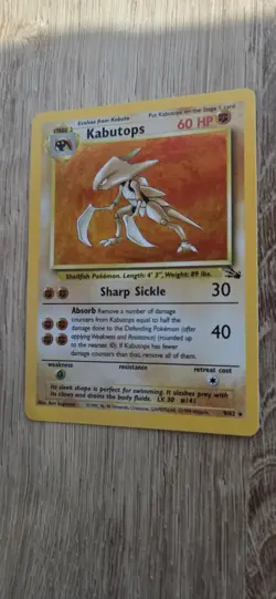 Pokemon TCG Kabutops Unlimited Fossil Holo Card 9/62 Rare - Image 2