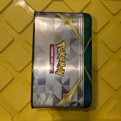 Arceus Collector's Chest 2022 Pokemon TCG - Image 4