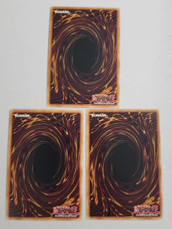 3 x YuGiOh TCG White Dragon Wyverburster BLHR-EN076 Ultra Rare 1st Edition NM - Image 2