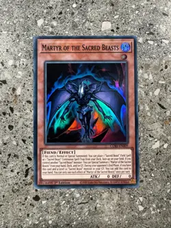 Yugioh TCG Martyr of the Sacred Beasts CORI-EN009 Super Rare 1st Edition EU NM-M - Image 1