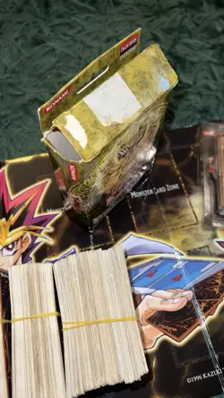 Yu Gi Oh Structure Deck Invincible Fortress 1st Edition + Play Mat + Random Lot - Image 3