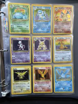 Pokemon Vintage Binder Lot Rare 1st eds - Charizard 45 HOLO ! 500+ cards LP!!! - Image 1