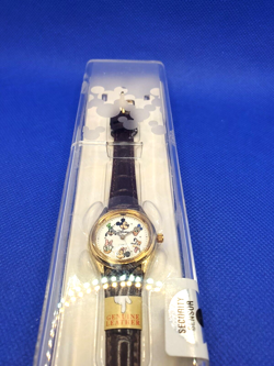 Disney Watch Mickey Donald Daisy Minnie Pluto Goofy Faces Leather Band NIB - Image 3