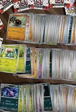 Pokemon 151 Lot 300 Cards - 200 Bulk /58 Reverse Holos /42 Holos 300 Cards - Image 2