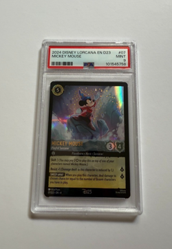 2024 DISNEY LORCANA EN D23 EXPO PROMO MICKEY MOUSE PLAYFUL SORCERER PSA 9 - Image 2