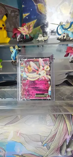 Sylveon EX RC21/RC32 (NM) - Generations: Radiant Collection - Image 2