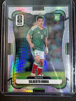 Panini 2026 Prizm FIFA World Cup Gilberto Mora #290 Mexico Silver Wave RC - Image 1