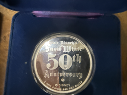 Rarities Mint Disney 5 Ounce .999 Silver Coin Snow White/50th Ann (3842 of 5000) - Image 3