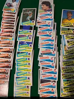 Large 400 plus Topps 1985 Baseball Cards MLB Sports Trading Lot - Image 1