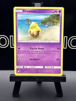Drowzee 22/30 - SM Trainer Kit: Lycanroc & Alolan Raichu Pokemon 2017 Regular LP - Image 2