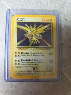 Wizards of the Coast Zapdos 16/102 Base Set Holo . Heavy Play - Image 1