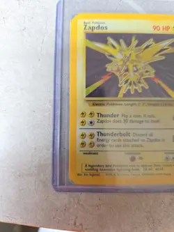 Wizards of the Coast Zapdos 16/102 Base Set Holo . Heavy Play - Image 3