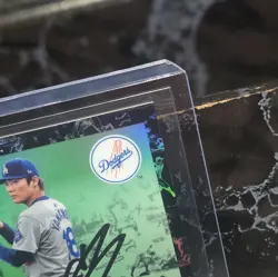 2025 Topps Chrome Platinum Yoshinobu Yamamoto Dodgers Black Toile #8 03/10 - Image 4