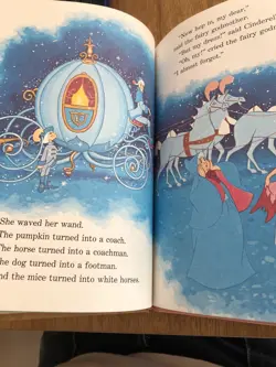 WALT-DISNEY-CINDERELLA-HARDBACK BOOK-VINTAGE-1974-RARE-AMAZING CONDITION FOR AGE - Image 4