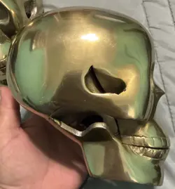 ORIGINAL DISNEY PIRATES OF THE CARIBBEAN RIDE TREASURE PROP GOLD SKULL EUC - Image 5