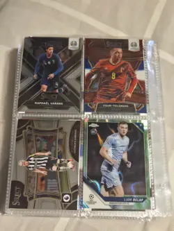 Binder with approx 400+ refractor and insert football cards - Image 5