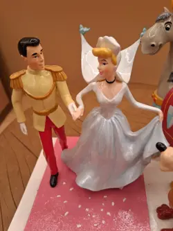2006 DEPT 56 DISNEY PRINCESS CINDERELLA HAPPILY EVER AFTER *NO BOX - Image 2