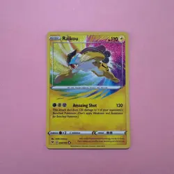 Raikou 050/185 NM Holo Amazing Rare Vivid Voltage Pokemon Card English TCG - Image 1
