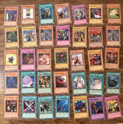 Huge Vintage Yu-Gi-Oh Collection Lot 600+ Cards Blue-Eyes Red-Eyes Relinquished - Image 4