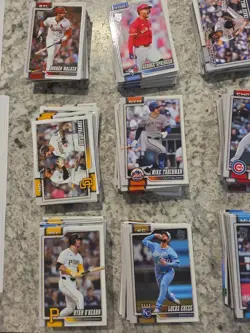 2026 Topps Series 2, Chrome & Finest 600+ Card Lot RCs Inserts Refractors - Image 3