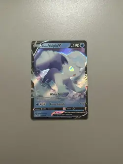 Pokemon TCG Alolan Vulpix v Silver Tempest 033/195 Holo Ultra Rare NM - Image 1