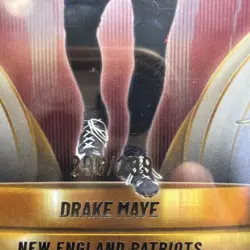 2025 Topps Signature Class Drake Maye #SS-9 Sunday Showcase Red /299 - Image 2