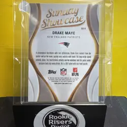 2025 Topps Signature Class Drake Maye #SS-9 Sunday Showcase Red /299 - Image 3