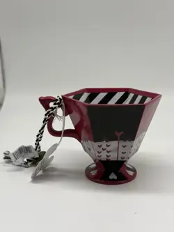 Disney Queen of Hearts Teacup Ornament Alice in Wonderland Mad Tea Party New - Image 3