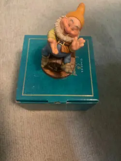 Walt Disney WDCC Classics Collection SNOW WHITE Happy that's me! Figurine ~ NEW! - Image 1