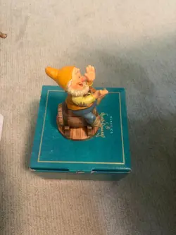 Walt Disney WDCC Classics Collection SNOW WHITE Happy that's me! Figurine ~ NEW! - Image 3
