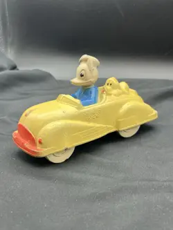 1940’s Vintage Disney Sun Rubber Donald Duck & Yellow Pluto Yellow Car Original - Image 1