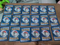 Pokemon TCG 18 Card Vintage1999 WOTC Lot - Base/Jungle Shadowless Pikachu - Image 4