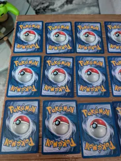 Pokemon TCG 18 Card Vintage1999 WOTC Lot - Base/Jungle Shadowless Pikachu - Image 5
