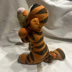 The First Years Disney Musical Tigger 9" Plush Music Box Pull Tail Works Rare - Image 5