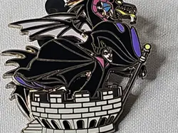 2006 DISNEY Pin - MALEFICENT AND DRAGON ON CASTLE TOWER - Image 3