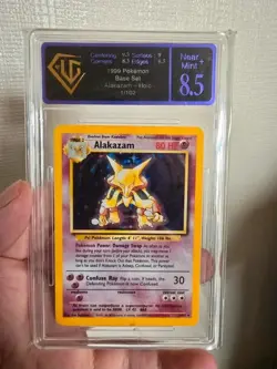Alakazam 1/102 Base Set Vintage Holo Pokemon Card WOTC Pokemon TCG - Image 1